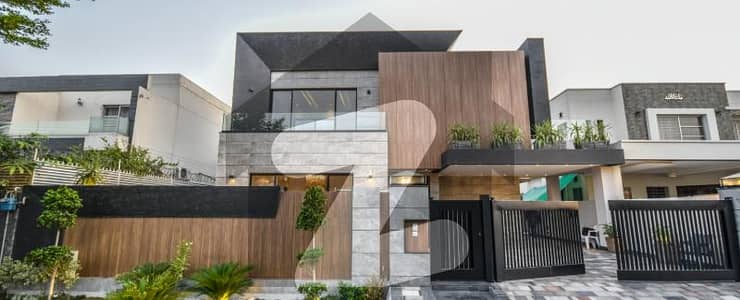 Luxury Modern House For Sale Near McDonalds Prime Location