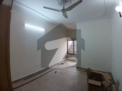 جی ۔ 13 اسلام آباد میں 5 کمروں کا 8 مرلہ مکان 7.2 کروڑ میں برائے فروخت۔