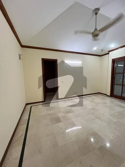 500 Ground Floor Portion For Rent