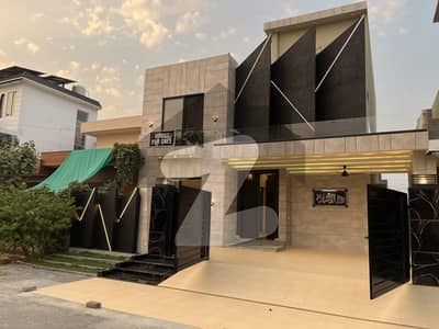 10 Marla Brand New Designer's House For Sale In Central Park Lahore