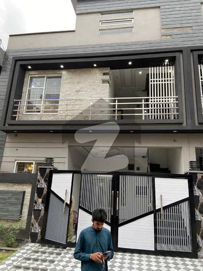 جوبلی ٹاؤن ۔ بلاک ای جوبلی ٹاؤن,لاہور میں 6 کمروں کا 5 مرلہ مکان 2.19 کروڑ میں برائے فروخت۔