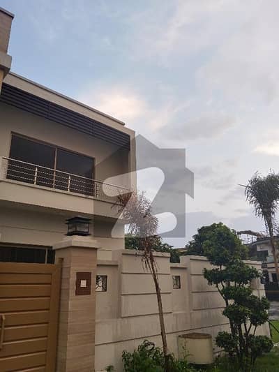 Brand New Beautiful 5 Bed 15 Marla Brig House Available For Urgent Sale In Askari 10 Sec-S!