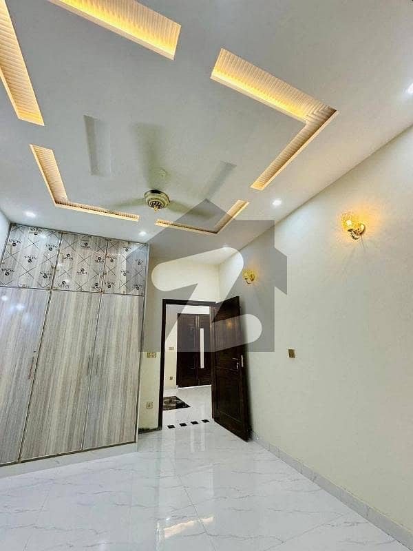 Brand New Upper Portion With *Solar* Brand New Upper Portion With *Solar*