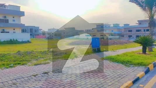 10 Marla Residential PLot For Sale | University Town islamabad