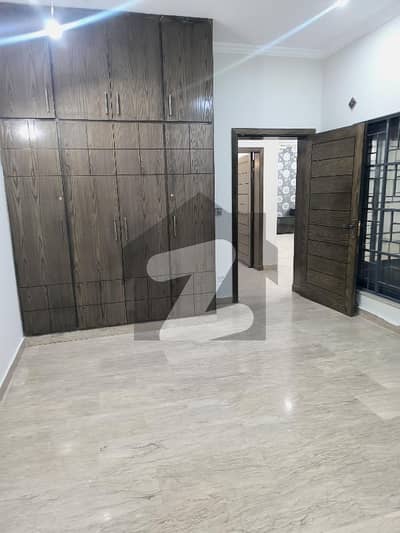 3 Bedrooms & 3 Bathrooms DD TV Lounge Kitchen With Servant Quarter