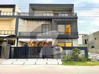 10 Marla Luxury House For Sale In Buch Vilas Multan