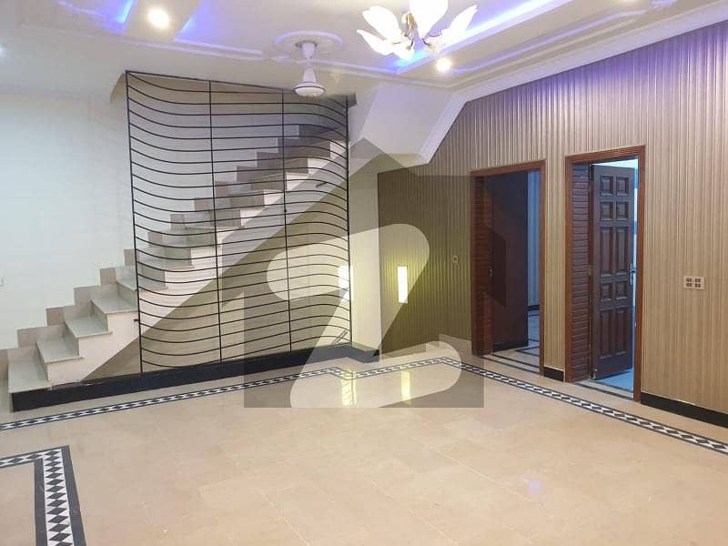 Beautiful Ground Portion Available For Rent Beautiful Ground Portion Available For Rent