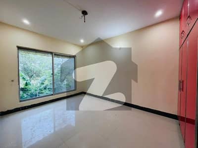 10 Marla House Available For Rent In Lake City