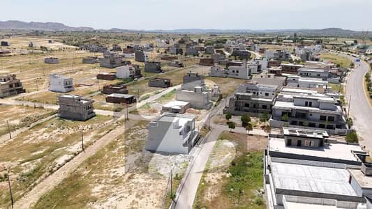 5 Marla Plot For Sale In Q Block, Near Head Office