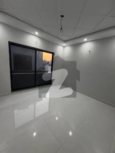 Central Park Housing Scheme  Brand New 1 Kanal Uper Portion  Near To Park And Masjid