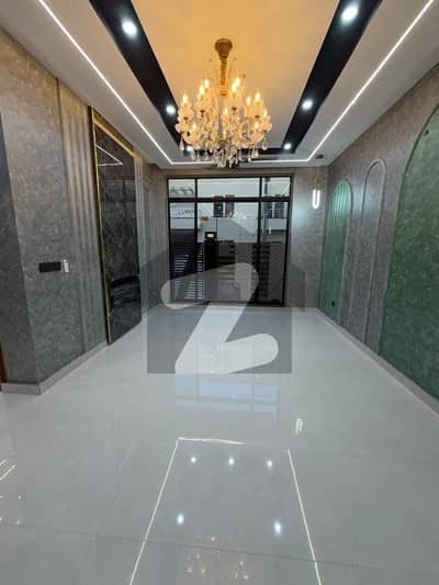Central Park Housing Scheme 10 Marla Upper Option Available For Rent Near To Park And Masjid