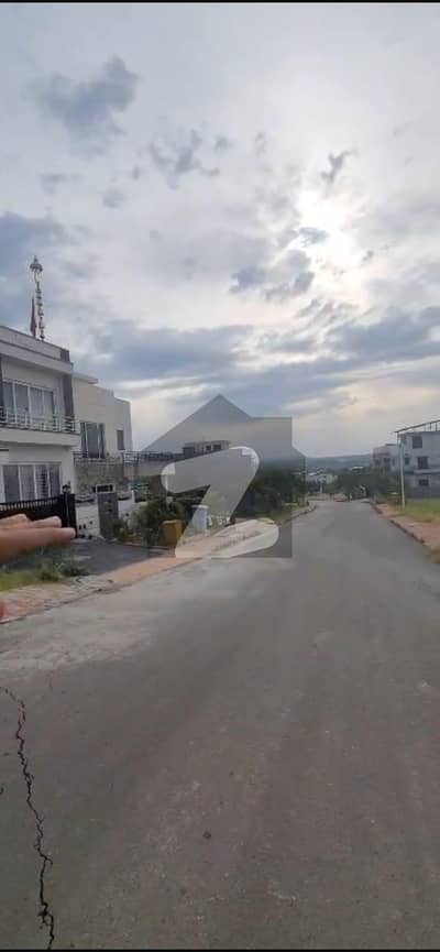 10 Marla Solid Land Ideal Location Plot L Block