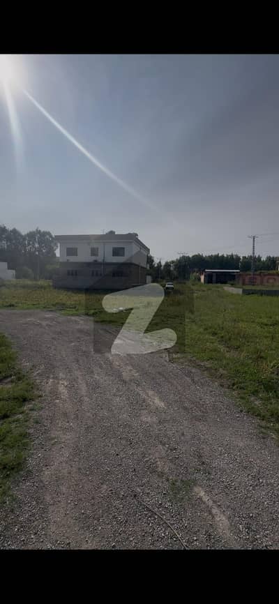 South Open Plot  18 Feet Wide Road Front  Gas Available  Electricity Available  Water Available  Peaceful Residential Location  Near Market, Mosque & Daily Life Facilities  Main Road صرف تقریباً 1 منٹ کی ڈرائیو پر