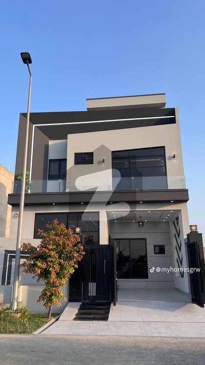 5 MARLA LUXURY HOUSE FOR Rent IN DHA 9 Town IN A block