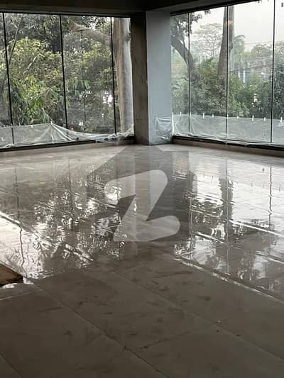 Gulberg 2beds Luxury Apartment Is Available On Sale.