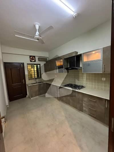 3 Bed Room Apartment Available For Sale in Askari 11 Lahore