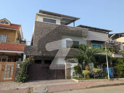 10 Marla Upper Portion For Rent in Phase 7 With Solar installed