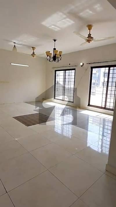 3 Bed Room Apartment Available For Rent in Askari 11
