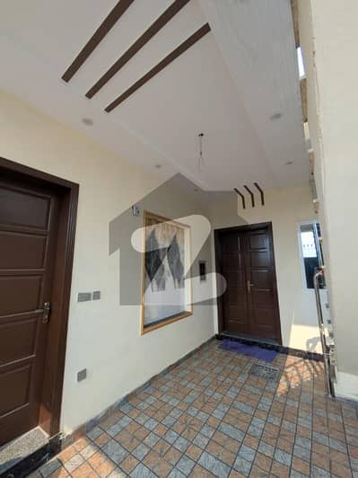 5 MARLA DOUBLE STORY HOUSE FOR RENT IN NASHEMAN IQBAL PHASE 2 COLLEGE ROAD LAHORE BIJLI PANI AVAILABLE USE FOR FAMILY BRAND NEW TYPR HOUSE