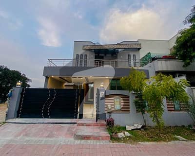 5 Bed Single Unit House with Basement at Ideal Location Phase 2 Bahria Town Rawalpindi