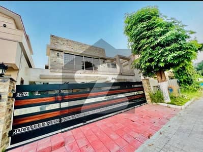 ڈی ایچ اے ڈیفینس فیز 2 ڈی ایچ اے ڈیفینس,اسلام آباد میں 5 کمروں کا 1 کنال مکان 15.5 کروڑ میں برائے فروخت۔