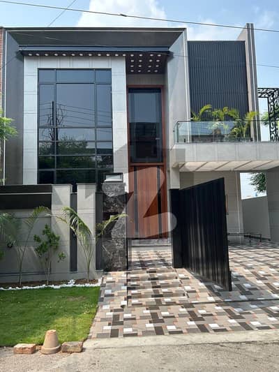 10 Marla Brand New House For Sale