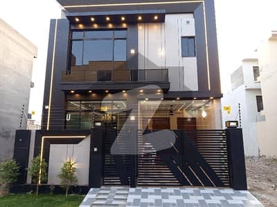 Get This Amazing Prime Location 5 Marla House Available In Central Park - Block B Prime location top offf The line House. . .