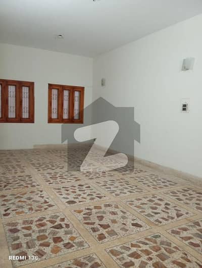 Gulshan-E-Iqbal Block 1 Near Continental Bakery 240 Yards First Floor 3 Bed Drawing Lounge Kitchen
