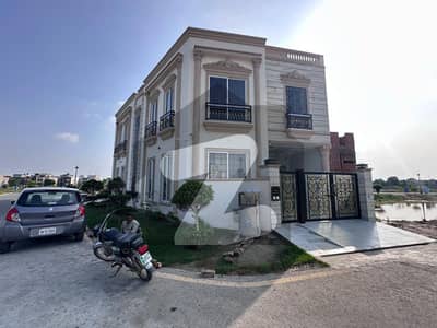 لیک سٹی رائیونڈ روڈ,لاہور میں 5 کمروں کا 7 مرلہ مکان 5.25 کروڑ میں برائے فروخت۔
