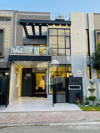 5 Marla Designer House for Sale in Bahria Town Lahore, Chambelli Block