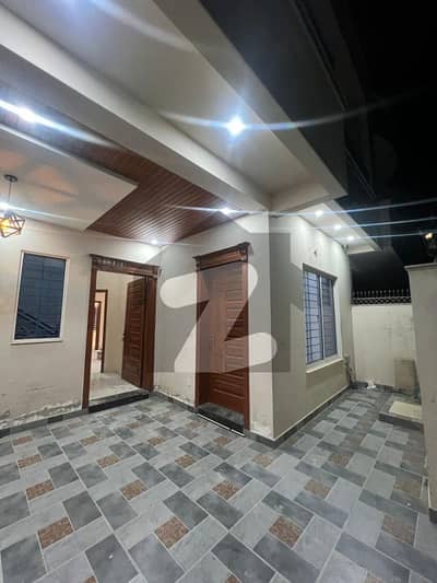 جی ۔ 13/2 جی ۔ 13,اسلام آباد میں 5 کمروں کا 7 مرلہ مکان 6.7 کروڑ میں برائے فروخت۔