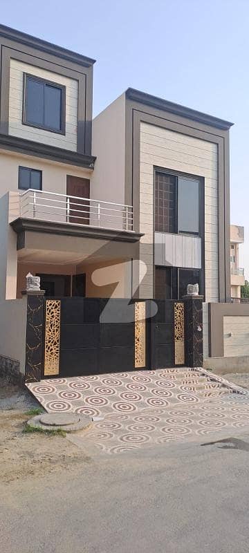 A Complete Beautiful House With Electricity, Water And Gas Facilities, With The Fulfillment Of Dreams Of A Brand New Solid Construction LDA Approved Area