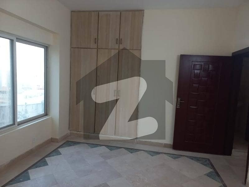 1250 Square Feet Flat For Grabs In E-11 1250 Square Feet Flat For Grabs In E-11