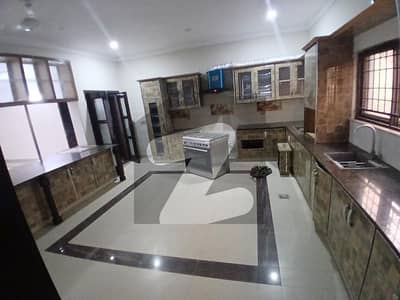 1 kanal upper portion for rent available in Valencia town housing society in Lahore bijli Pani gas available