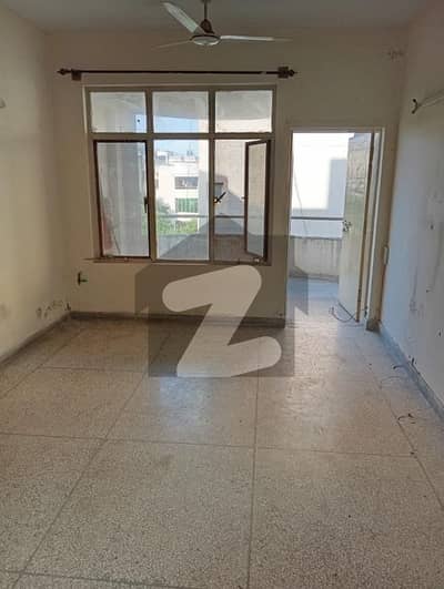 آئی ۔ 8 اسلام آباد میں 4 کمروں کا 12 مرلہ مکان 2.5 لاکھ میں کرایہ پر دستیاب ہے۔