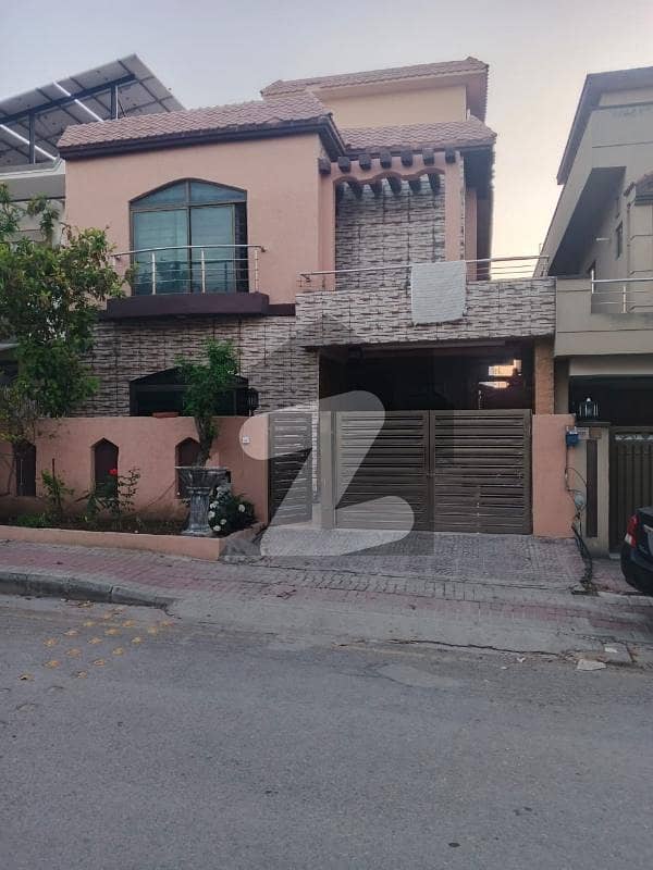 10 MARLA HOUSE FOR SALE 10 MARLA HOUSE FOR SALE