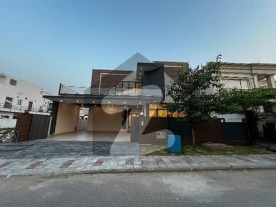 ڈی ایچ اے ڈیفینس فیز 2 ڈی ایچ اے ڈیفینس,اسلام آباد میں 5 کمروں کا 1 کنال مکان 12.9 کروڑ میں برائے فروخت۔
