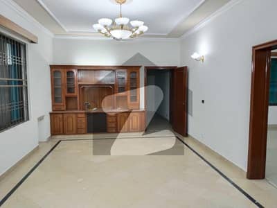1 Kanal Upper Portion With Separate Gate And Drawing Room Available For Rent Near Y Block Commercial Market Phase 3 DHA Lahore