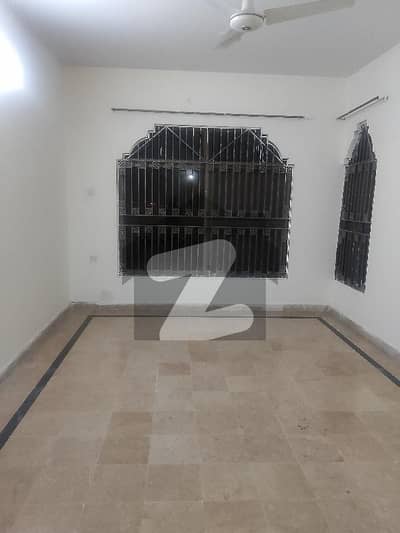 جی ۔ 13 اسلام آباد میں 3 کمروں کا 10 مرلہ زیریں پورشن 85.0 ہزار میں کرایہ پر دستیاب ہے۔