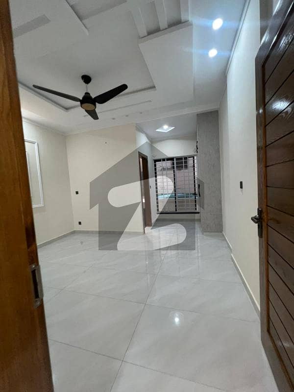 PENT HOUSE FOR SALE ON INVESTOR PRICE PENT HOUSE FOR SALE ON INVESTOR PRICE