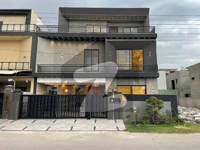 10 Marla Most Luxurious House For Sale In Buch Villas Multan