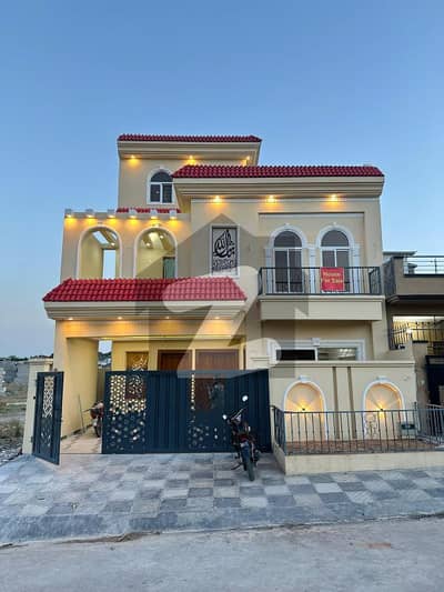 8 MARLA BRAND NEW HOUSE FOR SALE ON REASONABLE PRICE