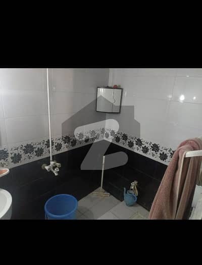 A liveable / Demolishable 6.5 marla house available for sale in 1.25 crore