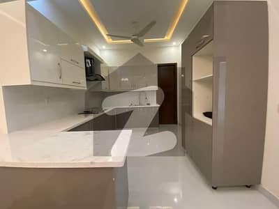 Gulshan e Iqbal block 6.400 sq yard Ground plus 1.3 bed dd. 3 bed dd. 24/7 electricity  Sweet water East open. Demand 11.50 *Code(16546)*