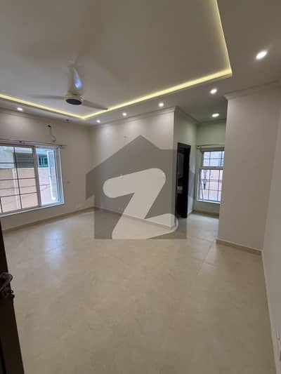 12 MARLA BRAND NEW 5 BEDROOM HOUSE FOR SALE WITH BASEMENT
