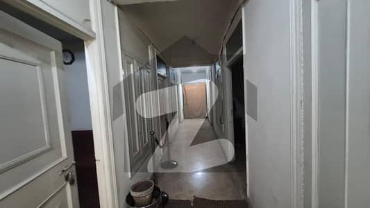 5 Marla (6.5 Story) Building For Sale in Chiniot Bazar Clock Tower Faisalabad