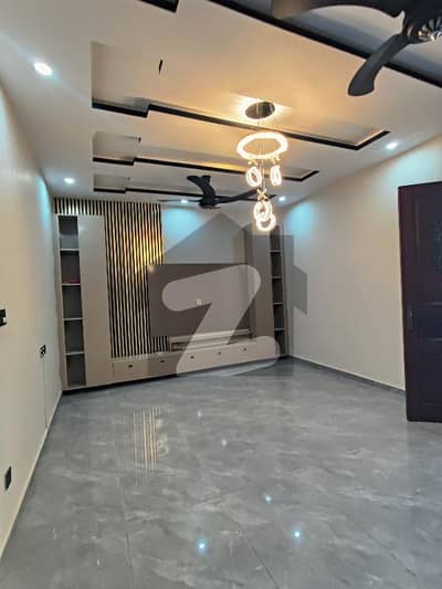 fmc new 8 mrla ground portion for rent  near to the merkaz top location house