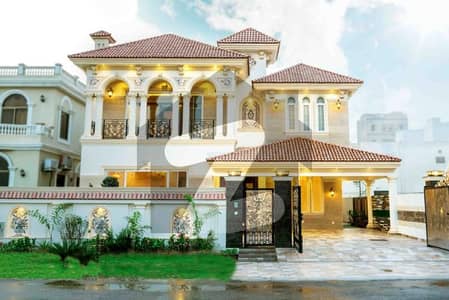 Prime Location 1 Kanal house FOR RENT in DHA Phase 4