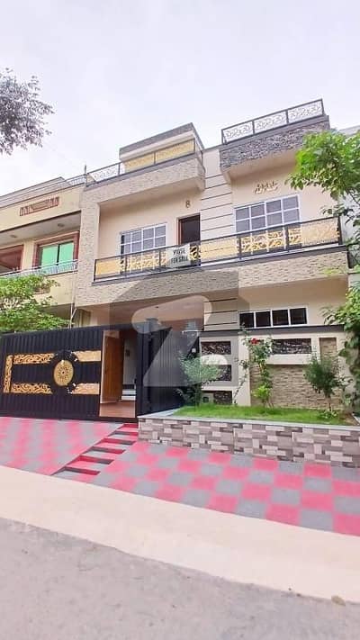 جی ۔ 13 اسلام آباد میں 4 کمروں کا 4 مرلہ مکان 4.1 کروڑ میں برائے فروخت۔