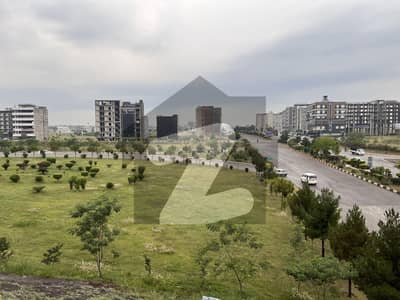 ممتاز سٹی اسلام آباد میں 12 کنال کمرشل پلاٹ 14.0 ارب میں برائے فروخت۔